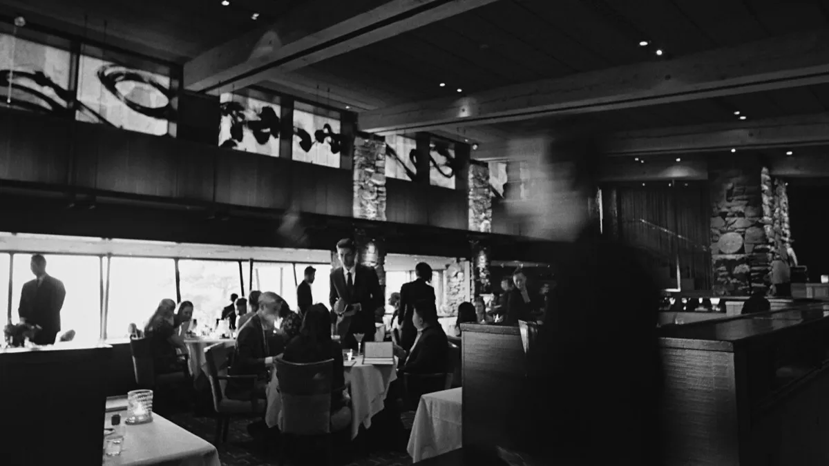 Canlis photo 2