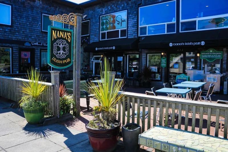 Nana's Irish Pub photo 2